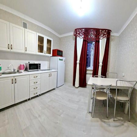 1 - Comnatnye Quartiry V Centre Kokshetau Appartement Buitenkant foto