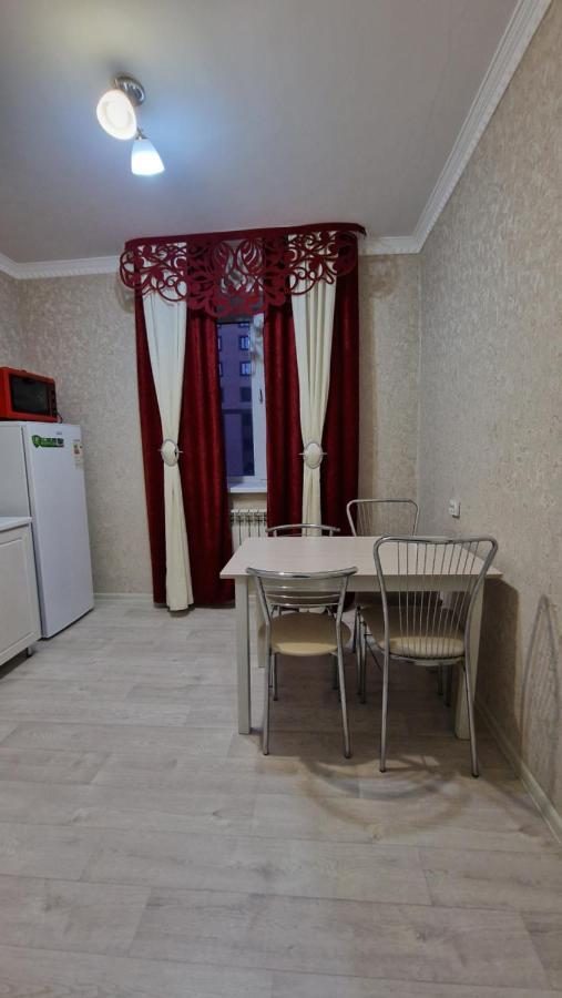 1 - Comnatnye Quartiry V Centre Kokshetau Appartement Buitenkant foto